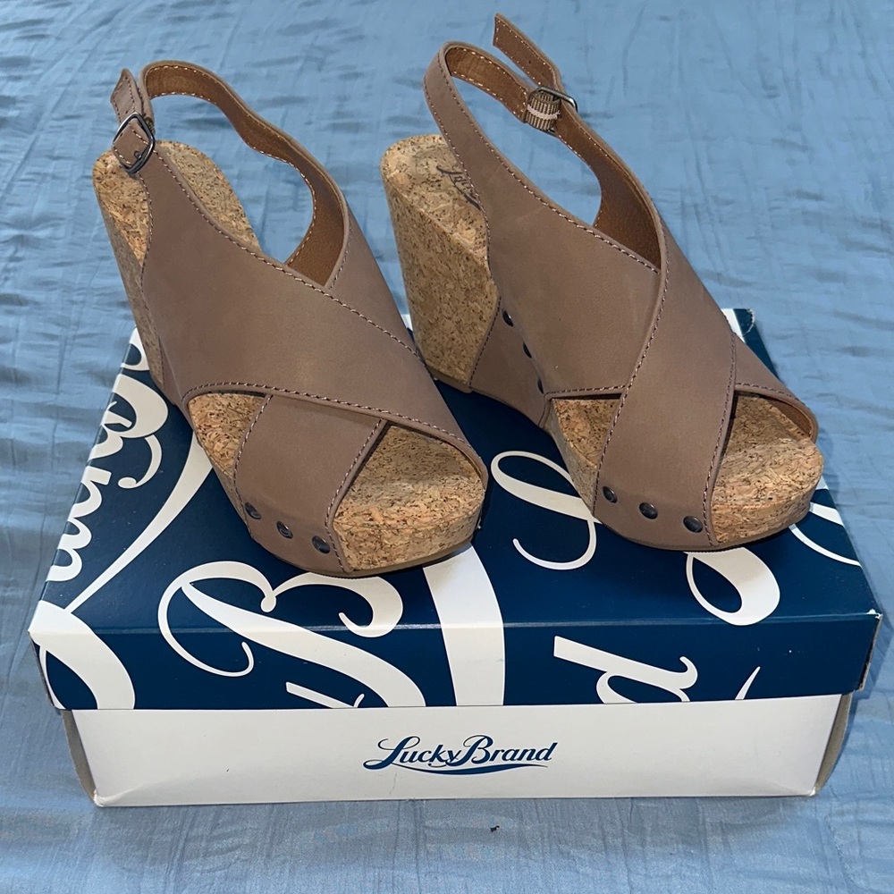Lucky Brand Women's Brown Cork Wedges